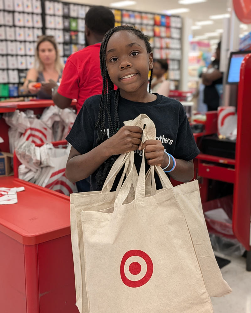 bbbssoutheastmi's tweet photo. Littles &amp; Bigs loved back-to-school shopping at @Target Livonia! Thanks @Target for supporting our youth, building confidence, and providing resources for lifelong success. Together, we’re making a difference! #D137makesadifference #G195cares #Targetvolunteers @BBBSA https://t.co/uVgUUNqBXx