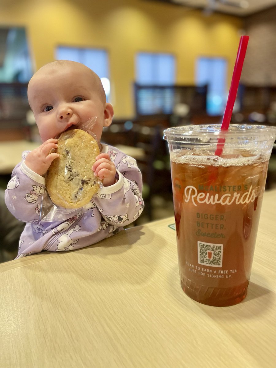 gingerberry15's tweet image. How it started vs. how it’s going. 
This girl loves @McAlistersDeli