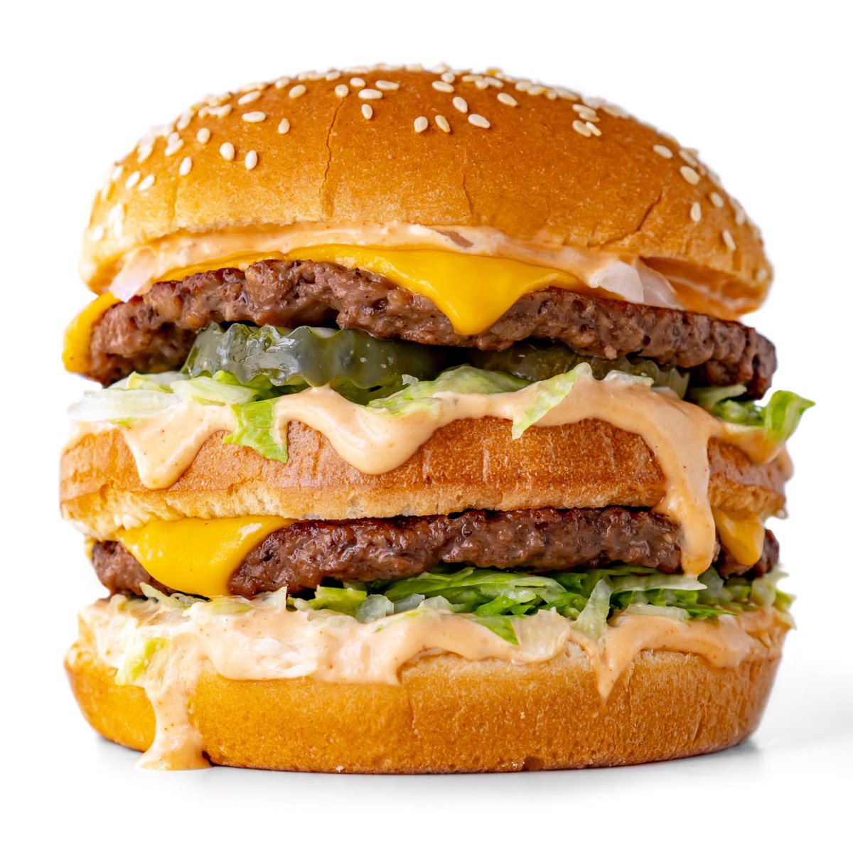 BoobyChubbyShow's tweet photo. If Mount Lady eats a Big Mac at her normal size, and then gets twice as big. Has the Big Mac she just ate become twice as big in her stomach? 🤔 #nightquestion https://t.co/KM2oLtoJDa