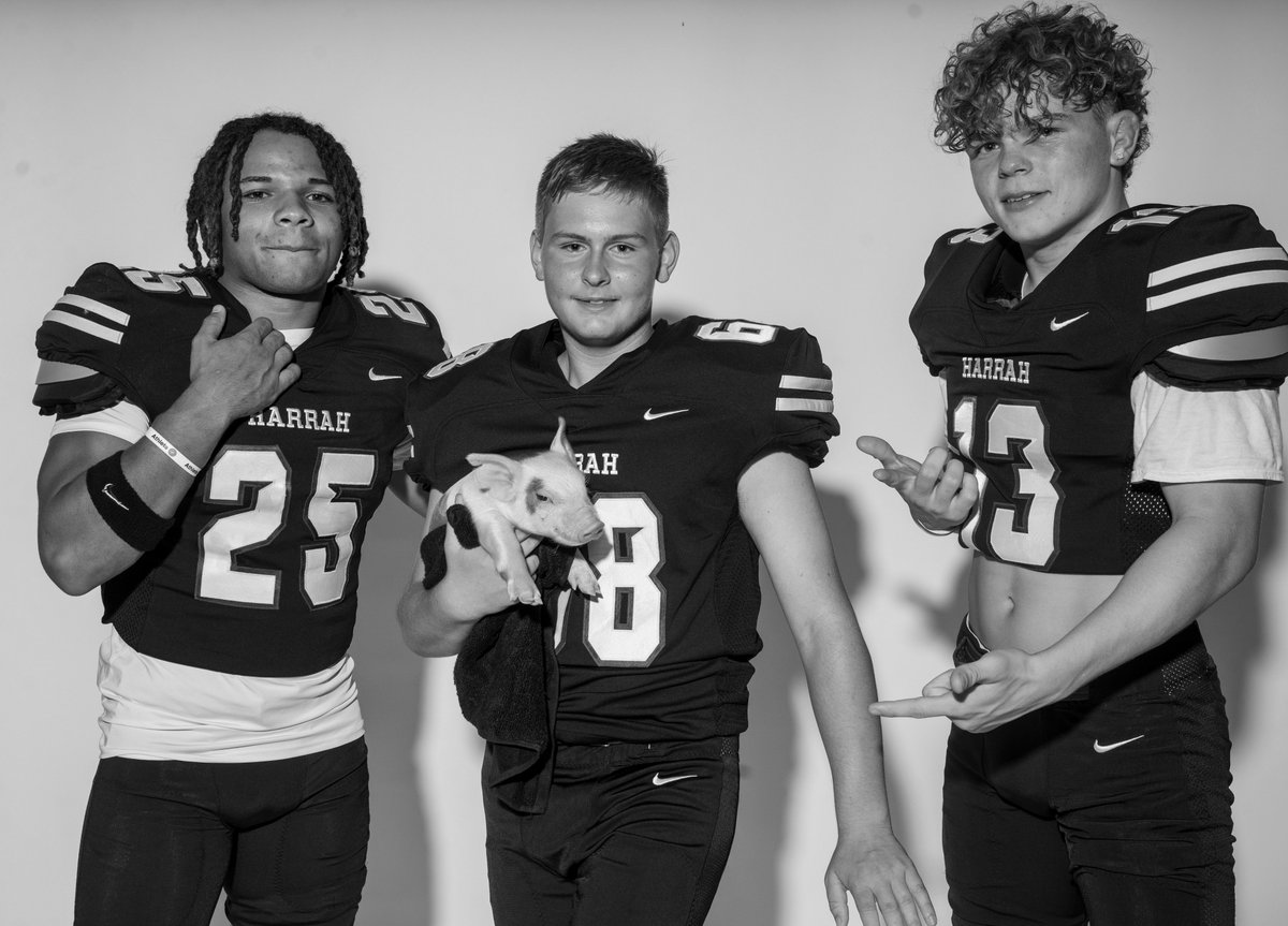 HarrahPantherFB's tweet photo. Coach, where the pics at? 
#iykyk | #sneakpeek https://t.co/1kk2hT2jup