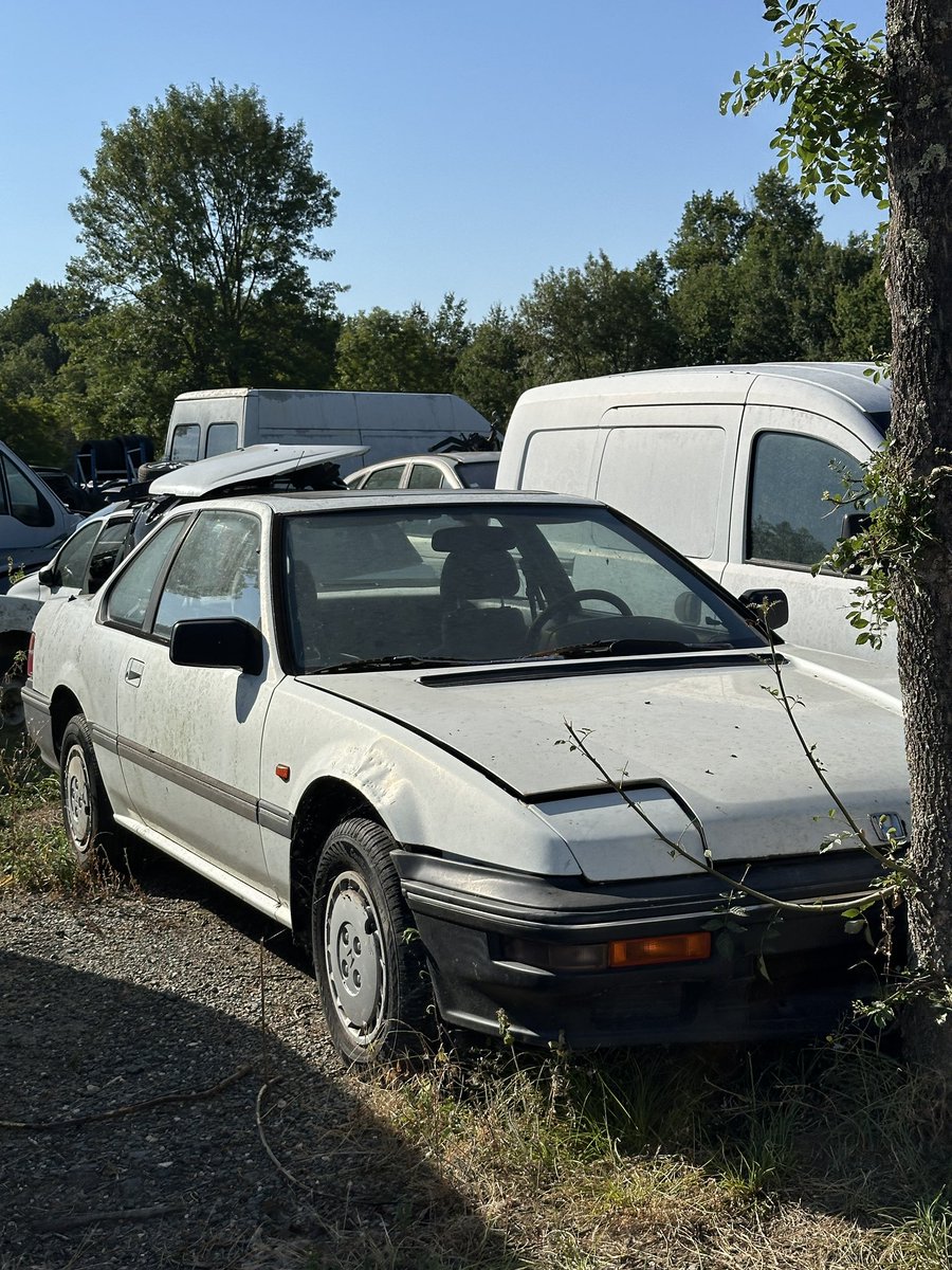 À force de voir les photos+videos de <a href="/DeerRandom/">LULA MQQN</a> j’ai craqué… ça part sur un projet rénovation de Prelude mk3 😁