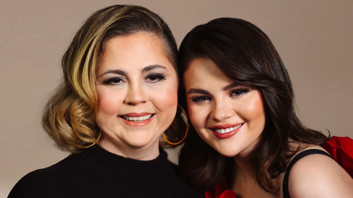 girl she looks just like her mom, it's not justin but genetics 😭