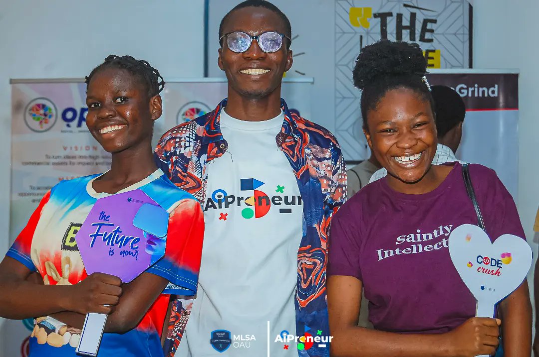 sofakeye's tweet image. AiPreneur, organised by @mlsaoau, was a blast! 
As the host, I met amazing innovators, entrepreneurs & AI experts. Can't wait for the next event I'll be hosting.
 #AiPreneur #TechProgram #Hosting #AICommunity #Innovation #MicrosoftStudentLearnAmbassador