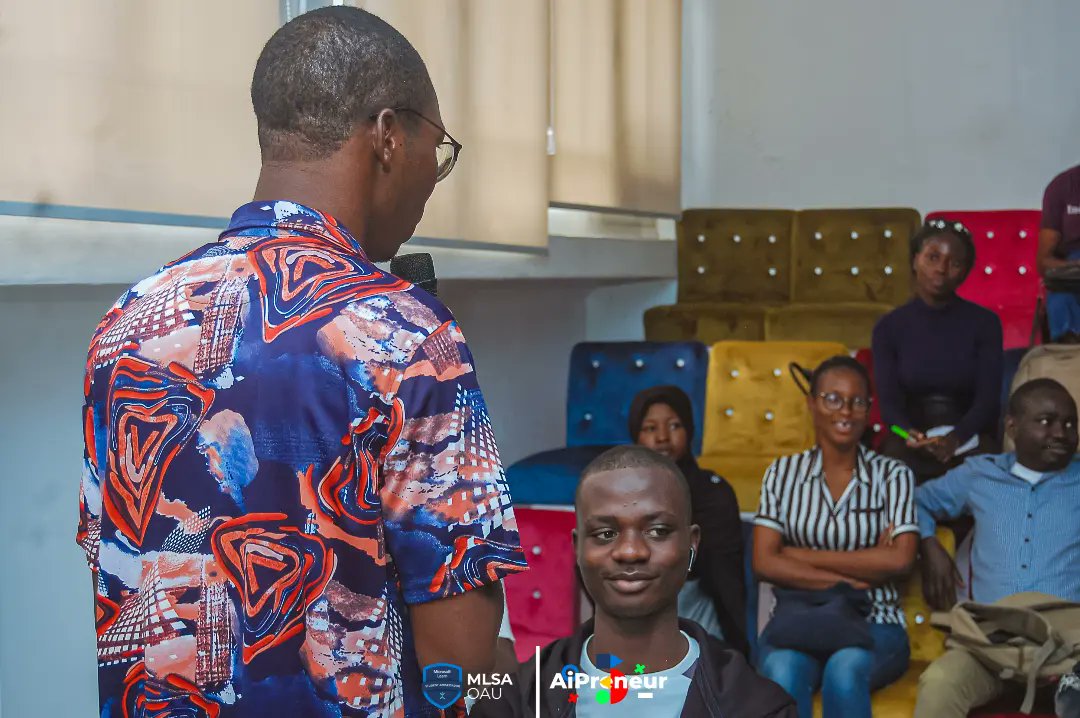 sofakeye's tweet image. AiPreneur, organised by @mlsaoau, was a blast! 
As the host, I met amazing innovators, entrepreneurs & AI experts. Can't wait for the next event I'll be hosting.
 #AiPreneur #TechProgram #Hosting #AICommunity #Innovation #MicrosoftStudentLearnAmbassador