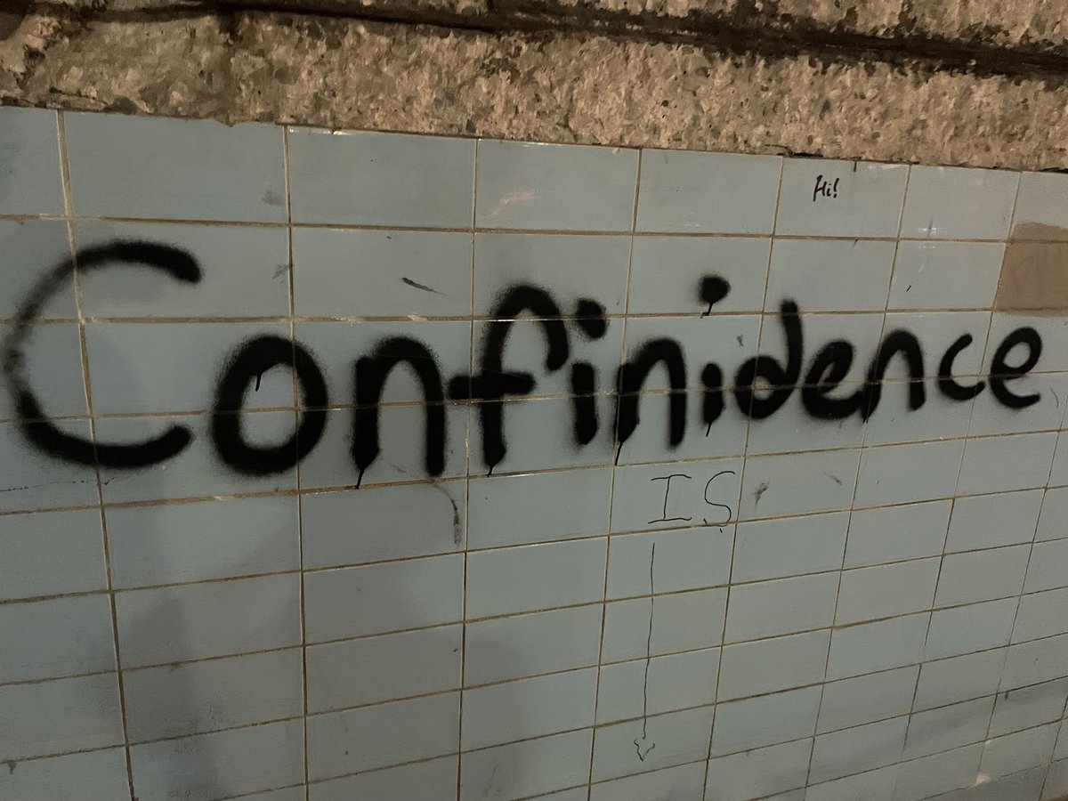Someone has some unearned spelling confinidence.