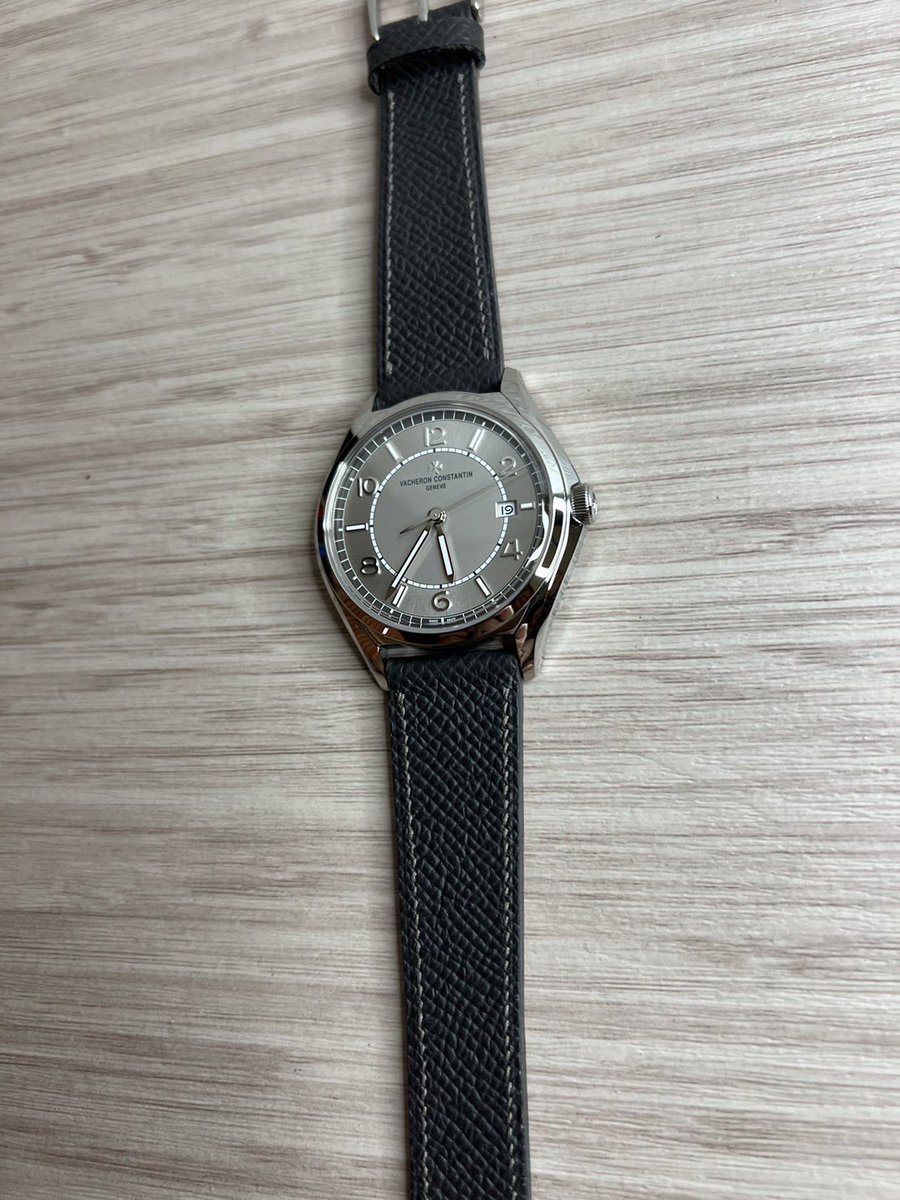 nn0Kizj2eu8wtFO's tweet photo. 革は有名ブランド「H」と同じ素材使ってます。
ベルト変えるだけで雰囲気めっちゃ変わりますね😄
#applewatch
#時計ベルト
#applewatchベルト
#腕時計革ベルト
#applewatchstrap
#腕時計strap
#時計ストラップ
#アップルウォッチストラップ
#applewatchストラップ
#オーダーメイド
#ハンドメイド https://t.co/dXMI2h5vZg