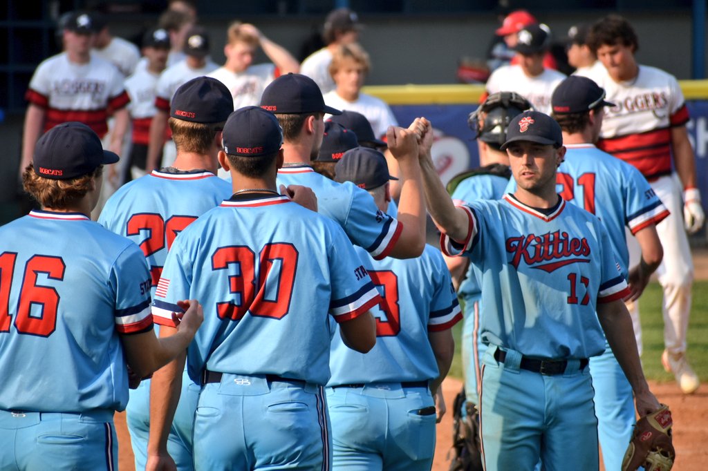 MinnBaseball's tweet photo. Final from Shakopee: @BobcatsBaseball 7, @LoggersBasebal 4. https://t.co/req9jjOmu9