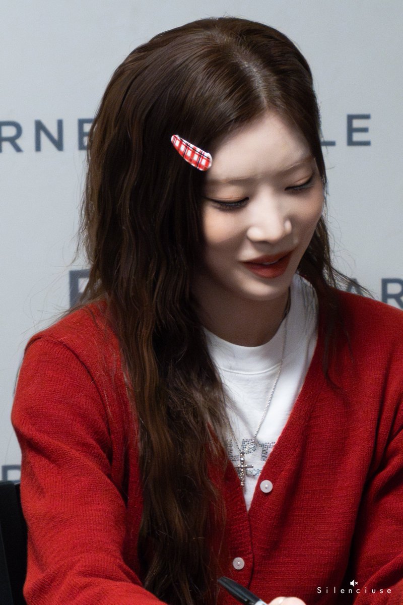 Silenciuse's tweet image. 240815 ARTMS Barnes &amp;amp; Noble Album Signing in NYC

drive.google.com/drive/folders/…

#아르테미스 #김립