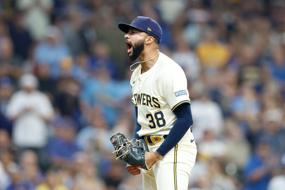 hunterbonair's tweet photo. The Milwaukee Brewers have doubled their division lead from 5.5 games to 11 games over the last 14 days. https://t.co/FFWduT7hjs