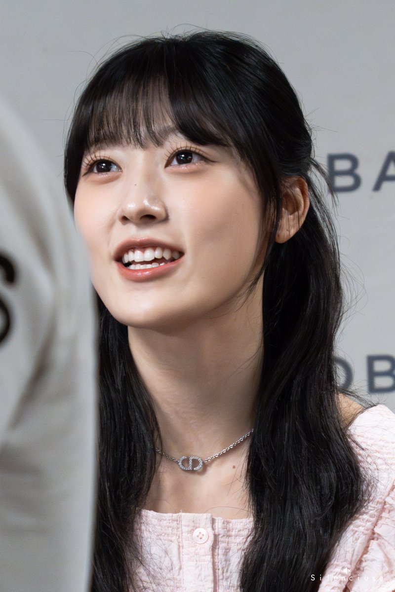 Silenciuse's tweet image. 240815 ARTMS Barnes &amp;amp; Noble Album Signing in NYC

drive.google.com/drive/folders/…

#아르테미스 #최리