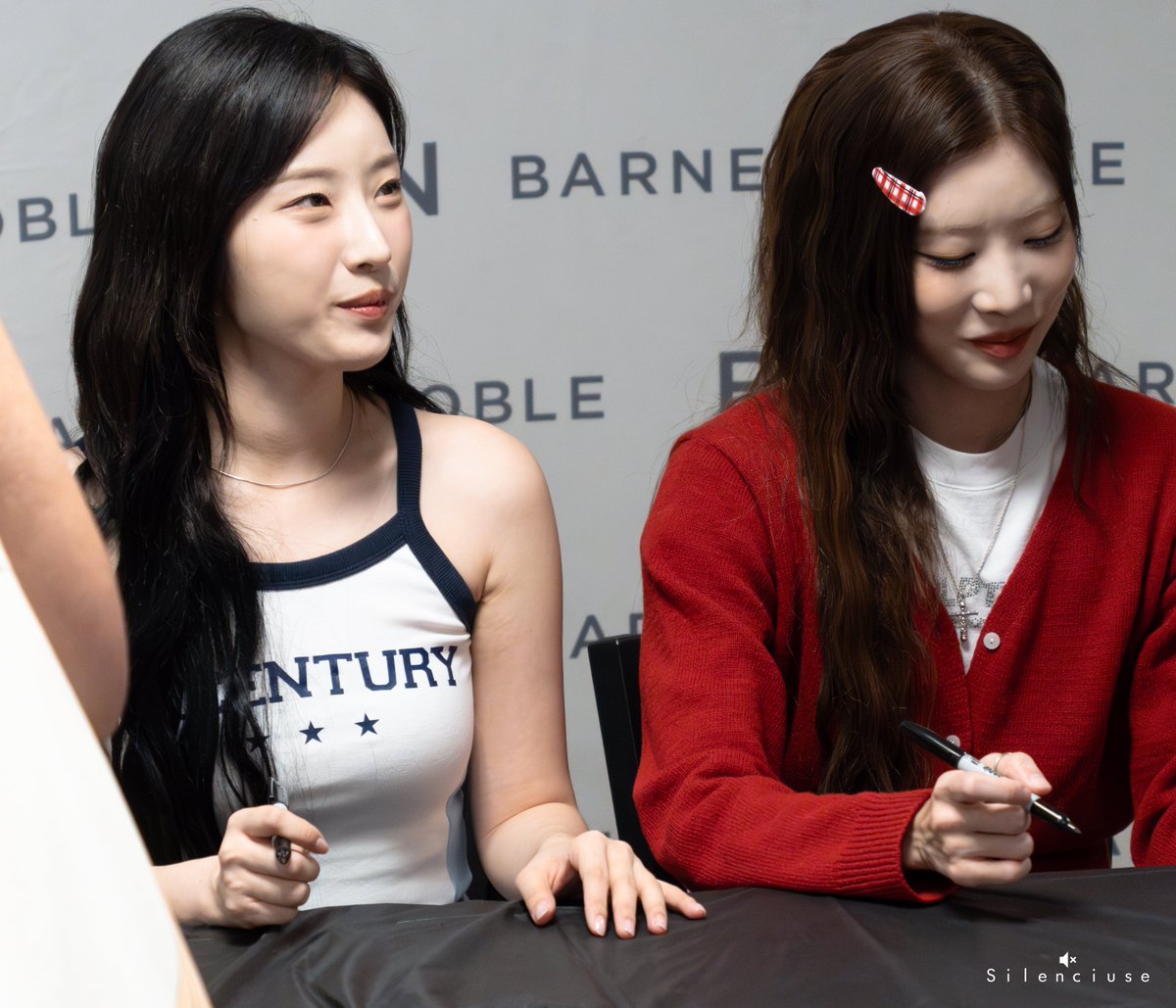 Silenciuse's tweet image. 240815 ARTMS Barnes &amp;amp; Noble Album Signing in NYC

drive.google.com/drive/folders/…

#아르테미스 #하슬 #김립