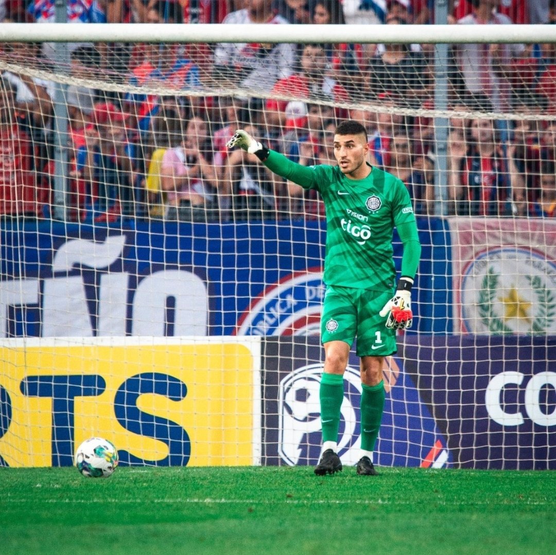 OrgulloFranjea2's tweet photo. Tuvieron que hacerlo por penal lo que en todo el partido no pudieron🤏🏻.. GRANDE OLIVEIRA❤️ https://t.co/AabSIwId9y