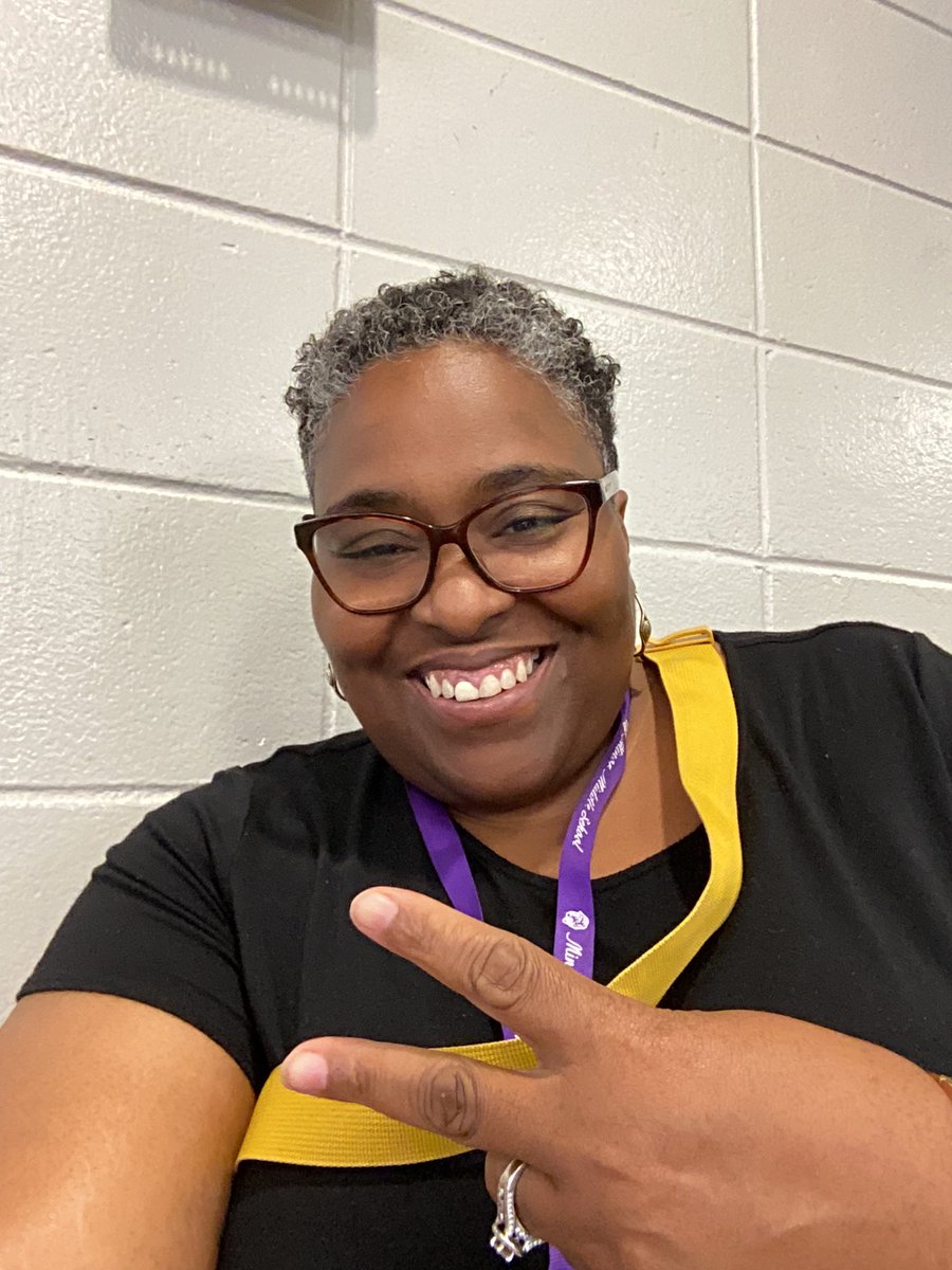 MinorMiddle's tweet photo. Teachers like to take selfies too! Snapping it up during our “before school starts” meetings. #minormiddle #minorstrong #minorpride @JEFCOED https://t.co/OQTAG8WheA
