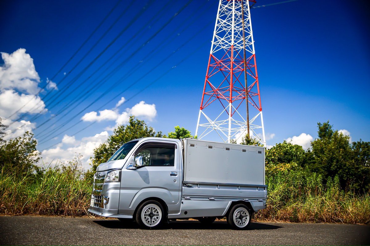 AmeWheels's tweet photo. おはようございます😊
お休み明けて今日からお仕事再開の方も多いのではないでしょうか😮💨
今日からまた頑張って残暑を乗り切りましょうね🤗
そんな時こそテンション上がる画像をペタリします🤗ユーザー様よりfatlace装着画像をいただきました🤩カッコカワイすぎてヤバです🤩
#amewheels
#ame
#fatlace https://t.co/tEos7531n8