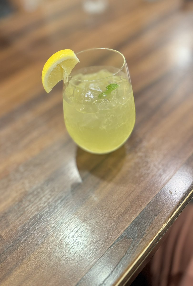 AheyUni's tweet photo. 朝活中でございます！
今日もこの時間から暑い
月曜日の朝でやる気スイッチを探してます（笑） https://t.co/3guijFnoDu