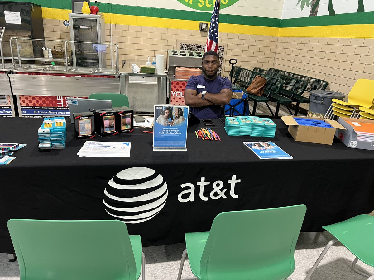 JocelynW92's tweet photo. Weโve had the honor of contributing to several different Back to School and Teacher Appreciation initiatives, equipping teachers, parents, & students for the new school year with both Fiber and supplies! @WesleyKyleNeal @AlyssaMoore_12 @KAMOkonnects #WinMoore24 https://t.co/9nxro5NnSe