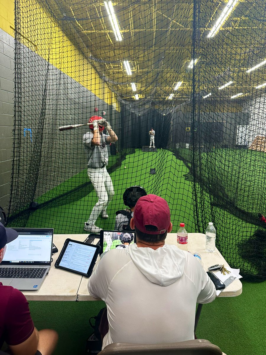 EasternEaglesBB's tweet photo. Despite some scattered storms our 2024 Summer Prospect Camp was a success!!! Future 🦅’s got to showcase, take a tour of Eastern, &amp; get some Live At Bats in. Thank you to all the players and families that spent their Sunday with us! #FlyWithUs🦅 https://t.co/QGcVF4HVZm