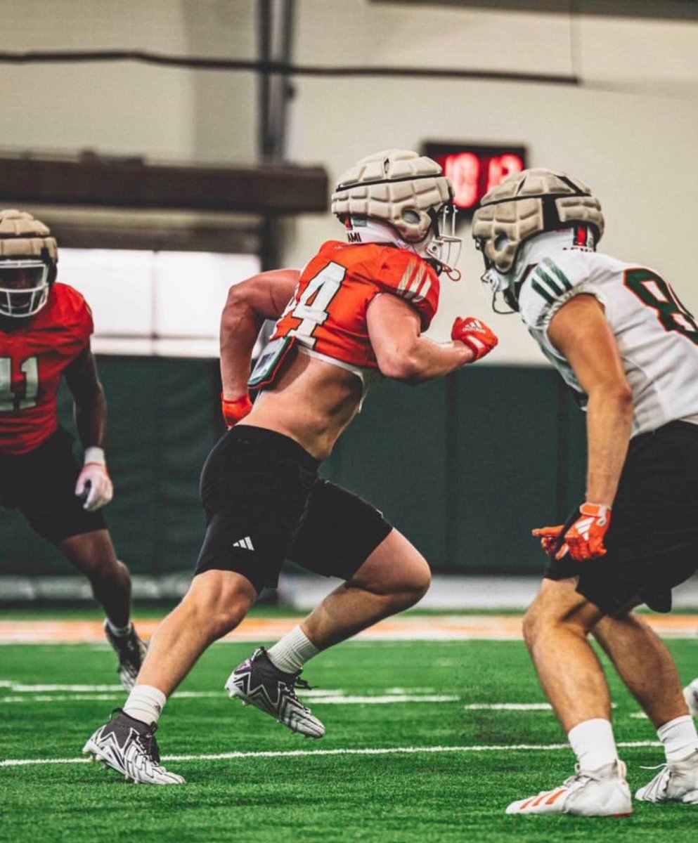 jamrock1986's tweet photo. First they screwed Bain in the ratings then you have THIS MF .. cole mcconathy.. can yall tell me how the DEFENSIVE PLAYER OF THE YEAR FOR ALABAMA of all state was a 3⭐️? 30 sacks, 6’5.. production and size. I’m just glad we got this dude on the team. #Canes #Hurricanes #Gocane https://t.co/xtqixPtpyT