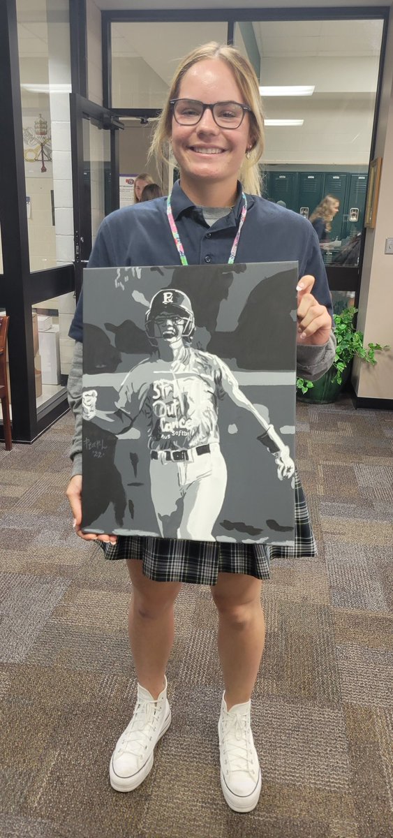 oyster_art's tweet photo. HS Softball starts soon &amp; I'm bringing back the #BigFly project. I'll be watching for some great performances at the plate &amp; then painting some talented student athletes. Here are some former #BigFly recipients. #art #paintingGiveaway https://t.co/eSMLsMIolo