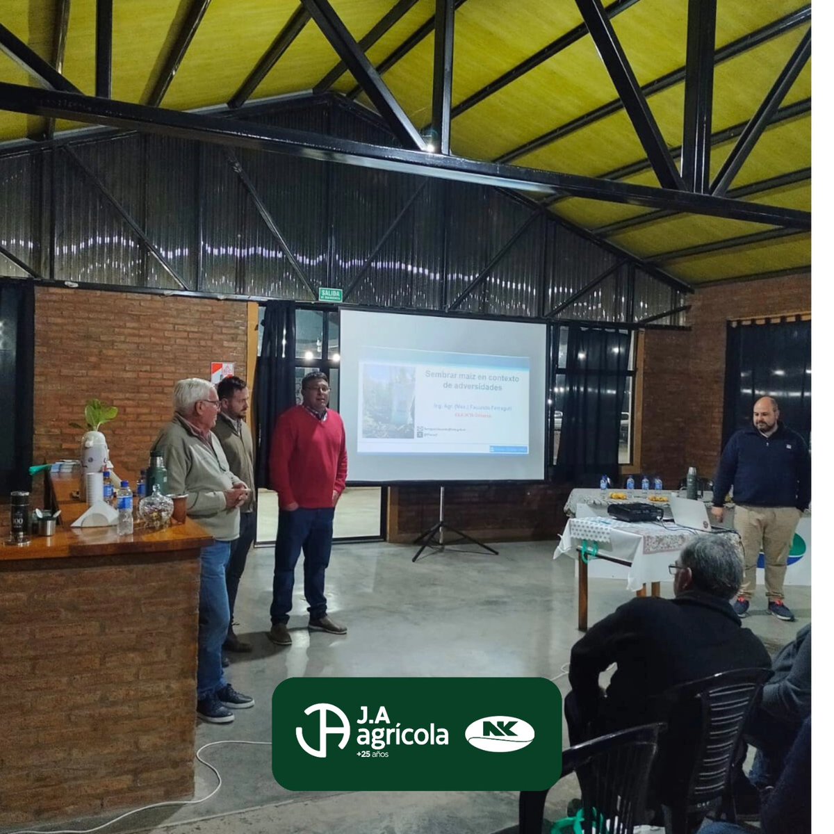 JA_AGRICOLA's tweet photo. "Sembrar MAÍZ 🌽 en contexto de adversidad"
Gracias por acompañarnos 🙋🏼‍♂️ en cada instancia de encuentro.
> Organizó #LosCresponesAgro 
en conjunto con #JAAgrícola +25Años @NKSemillas https://t.co/Hh7aAUWB3R
