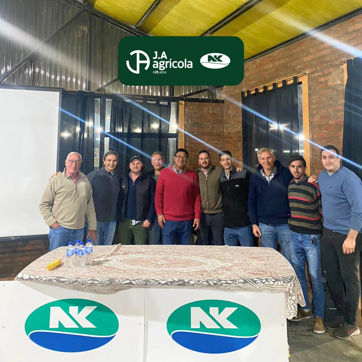 JA_AGRICOLA's tweet photo. "Sembrar MAÍZ 🌽 en contexto de adversidad"
Gracias por acompañarnos 🙋🏼‍♂️ en cada instancia de encuentro.
> Organizó #LosCresponesAgro 
en conjunto con #JAAgrícola +25Años @NKSemillas https://t.co/Hh7aAUWB3R