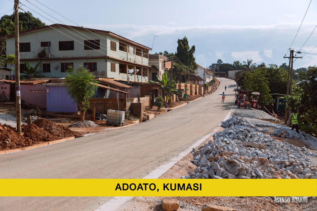 date_africa's tweet photo. 🇬🇭Ghana : ''Yesterday, I was joined by the Mayor of Kumasi, Mr. Sam Pyne and officials from the Department of Urban Roads to inspect some ongoing road projects in the Greater Kumasi Area.
''
Ministry Of Works And Housing Ghana
#utdaghana #utdainfo #utdaroad #utdakumasi https://t.co/uZb5h5ounr