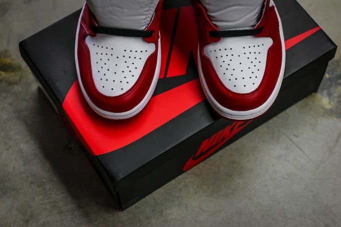 JustFreshKicks's tweet photo. Air Jordan 1 High OG "Chicago" (2015) 🥀 https://t.co/CbDDaF8mlY