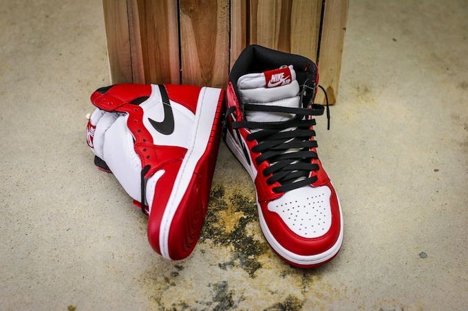 JustFreshKicks's tweet photo. Air Jordan 1 High OG "Chicago" (2015) 🥀 https://t.co/CbDDaF8mlY