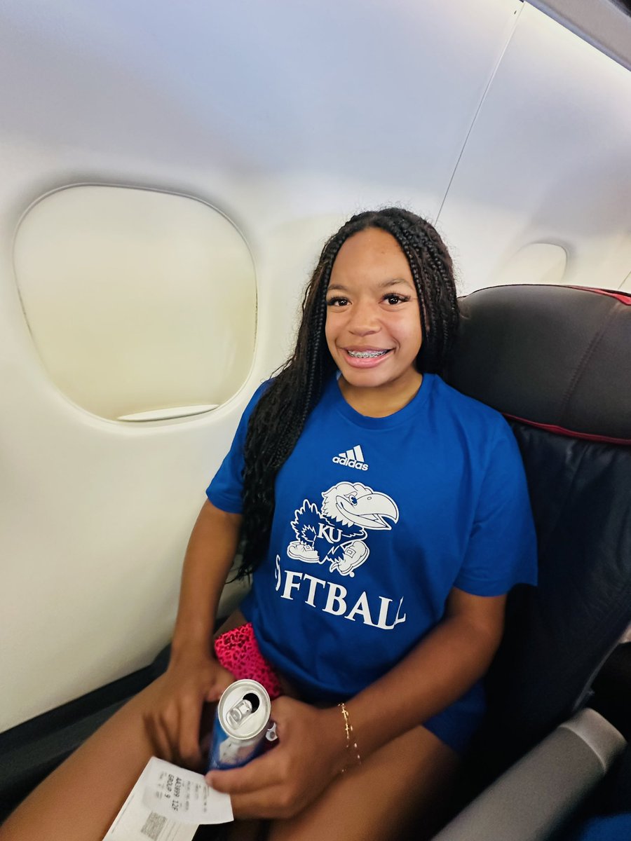 Raelynn_VanZee's tweet photo. Thank you @KUSoftball  for the great camp!! I loved the facility and the players and coaches were all awesome!! @CoachMcFalls @LauraHeberling https://t.co/tl42jwlKq9