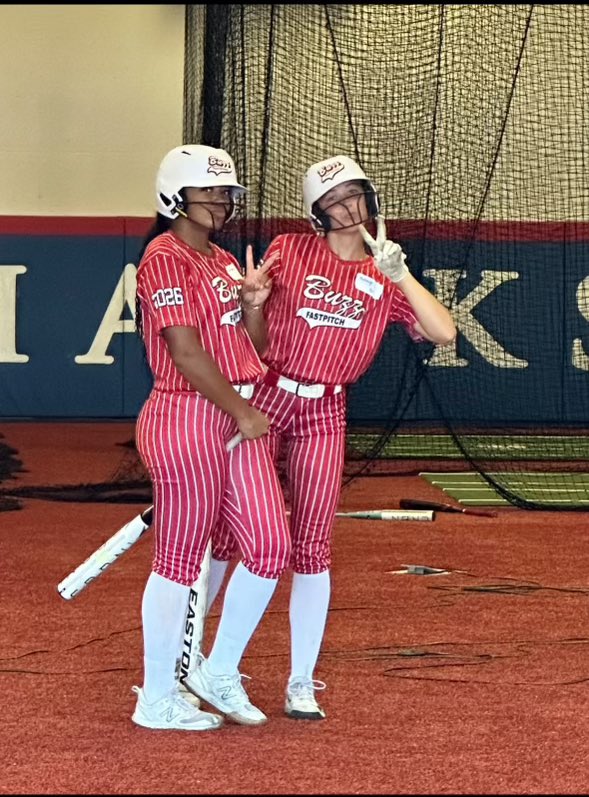 Raelynn_VanZee's tweet photo. Thank you @KUSoftball  for the great camp!! I loved the facility and the players and coaches were all awesome!! @CoachMcFalls @LauraHeberling https://t.co/tl42jwlKq9