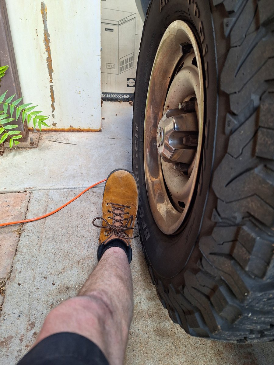 I4m166's tweet image. Z. "#SweatMyBolt, = 181 s. = The Interpreter = #LetMeShowYou = Mk Ultra Matrix, = Jesus Is Yeshua. = True Statement, = Reveals Rapture." 
"..#Grease..♡" = Iris, = "Mark A King, = Nailed It."