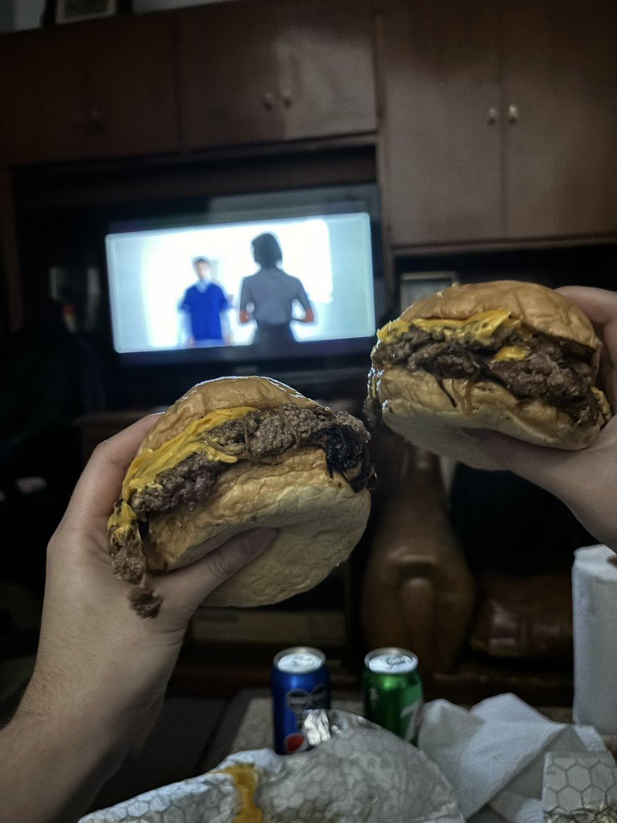 jamoncitocrudo's tweet photo. Terminando el cap 4 empezando el 5 🫡💪🏾🤝🏽 #Privier @luzu_tv https://t.co/rbSuJlgq3N
