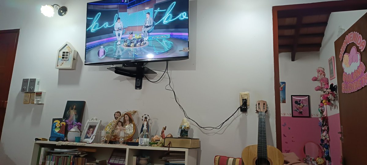 hugo_982's tweet photo. #FutbolerosxTS después le aplicamos la guitarra !! https://t.co/zO2XM2BZuH