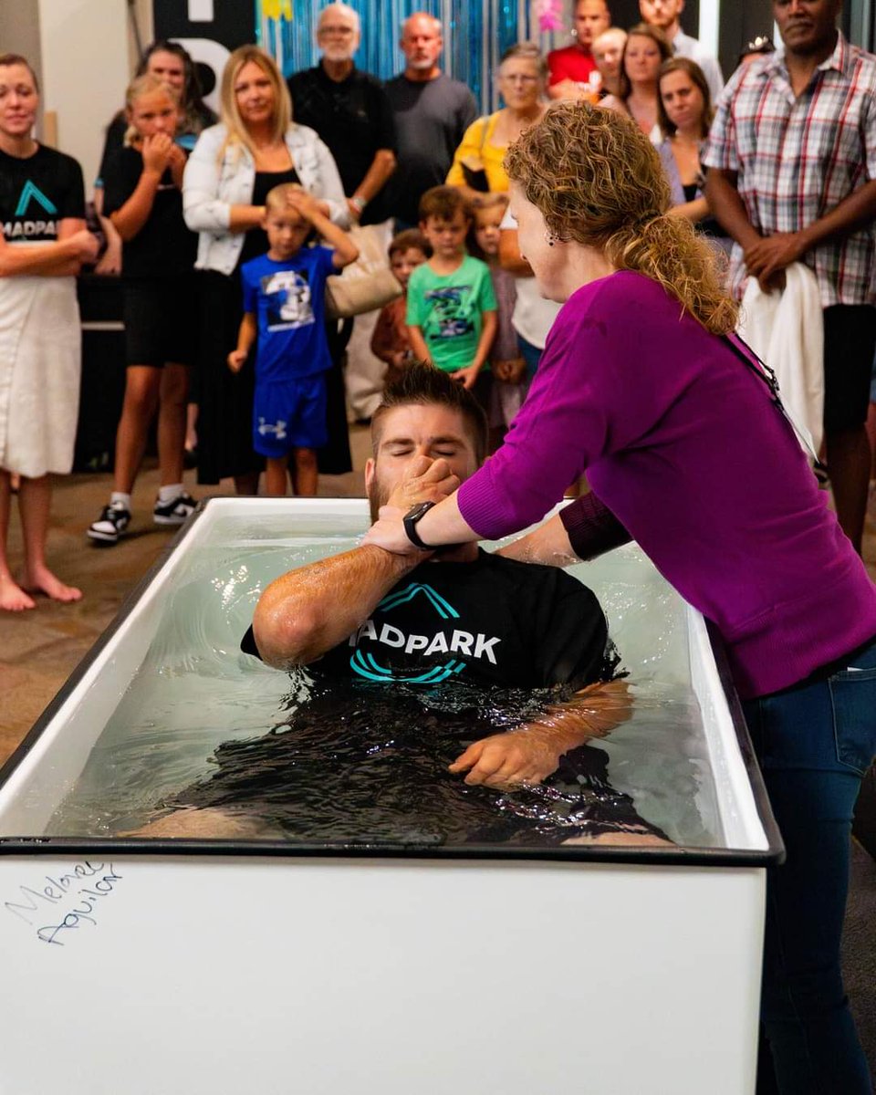 PastorJimLyon's tweet photo. Sunday at ChoG Madison Park Anderson this morning. Cloudy outside. SonShine inside. Worship. Teaching. Holy Spirit. Four people responded at the close, asking to profess their new commitments to #FollowJesus as Lord, in baptism. #NewLife #NewBirth #TheLordsDay https://t.co/DMZO1xAYT8