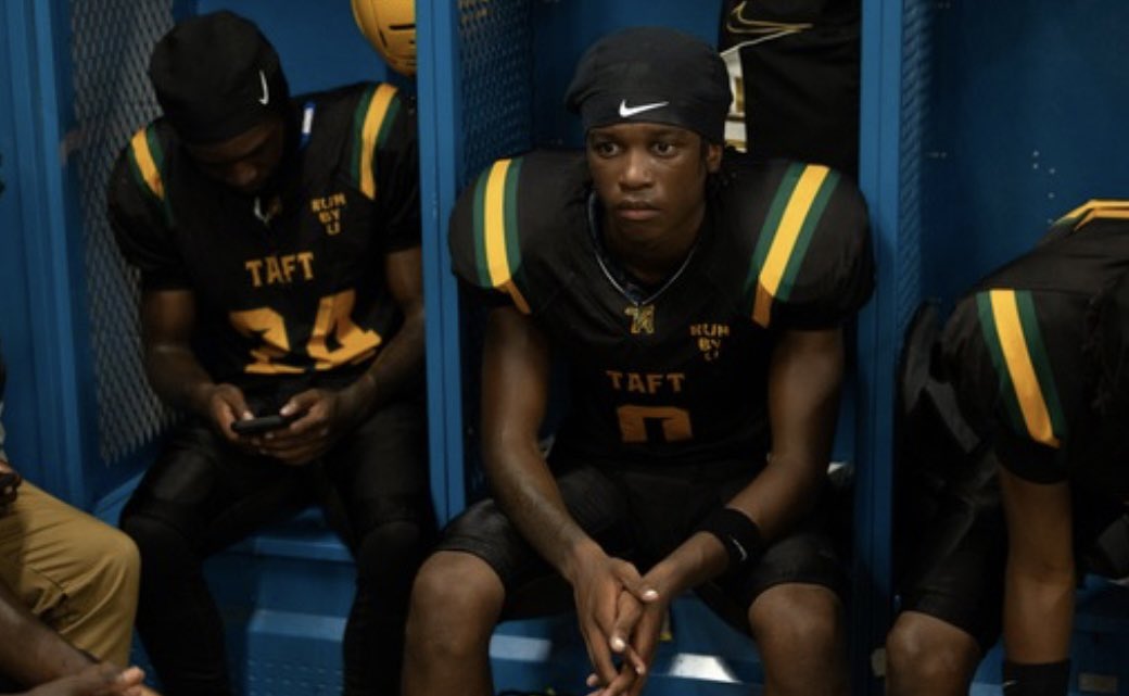 LorenzoMcM2028's tweet photo. 5days @CoachTy_1 @TaftNationFB π°#beatprp https://t.co/mO3KE4Xbkx