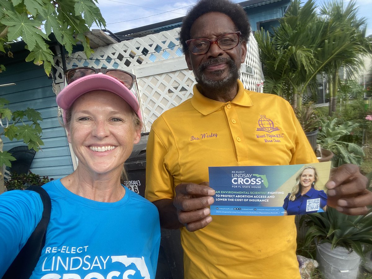 LindsayCrossFL's tweet photo. Thanks to all of the superstar volunteers who rocked our first joint canvas with the Harris Walz campaign!

#crossforflhouse #harriswalz2024 #crosswalking https://t.co/8FCa87LcWY