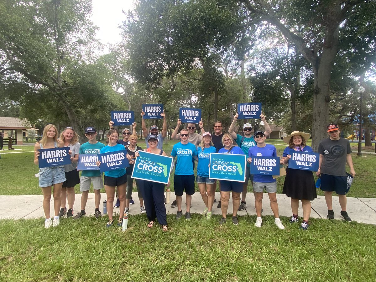 LindsayCrossFL's tweet photo. Thanks to all of the superstar volunteers who rocked our first joint canvas with the Harris Walz campaign!

#crossforflhouse #harriswalz2024 #crosswalking https://t.co/8FCa87LcWY