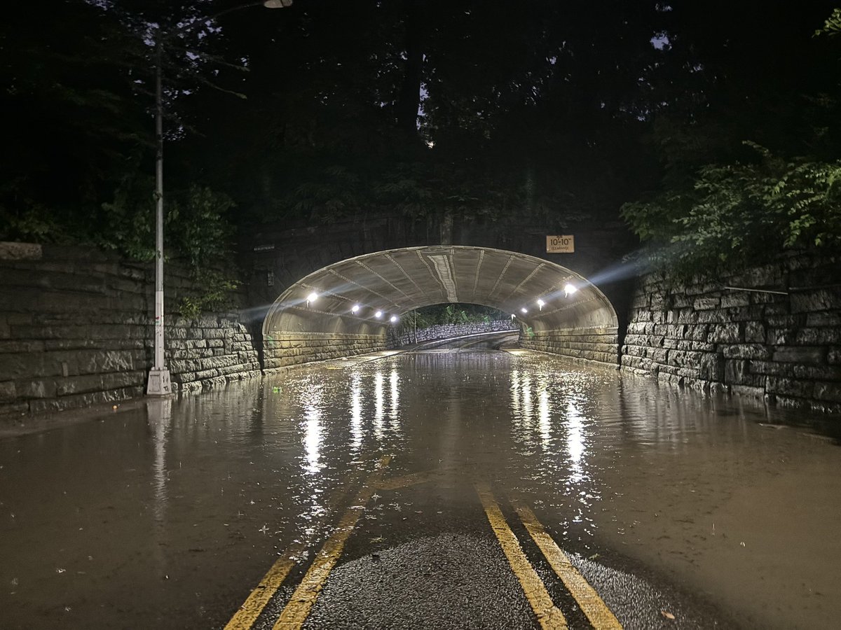 HEAVY FLOODING! 

Please avoid the 86 street transverse.