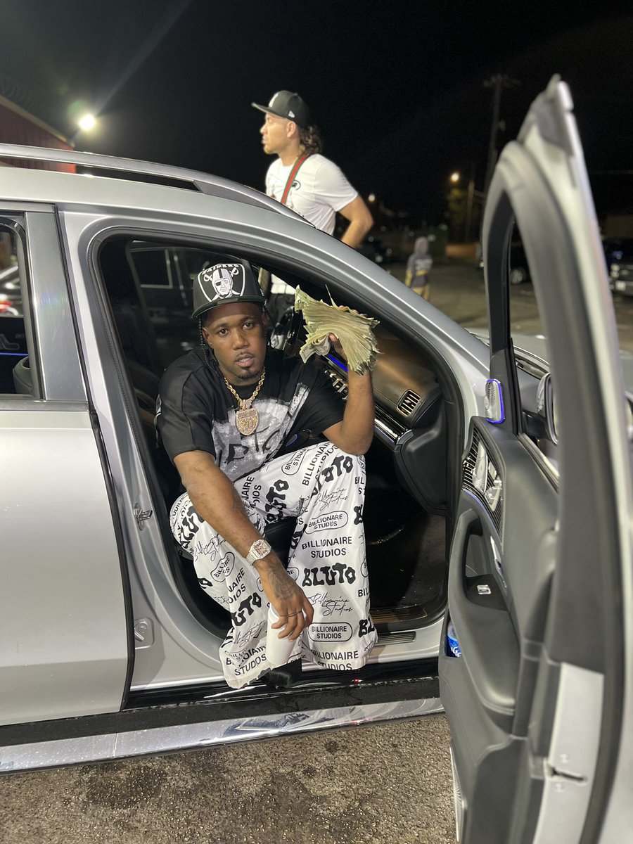 HoodfameRonnie's tweet photo. I took L after L after L after L after L after L after L but still kept going https://t.co/Z23gJCW42g