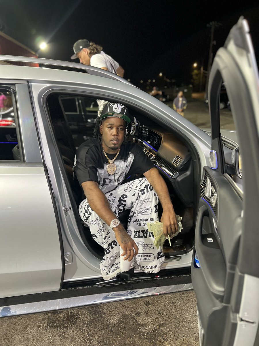 HoodfameRonnie's tweet photo. I took L after L after L after L after L after L after L but still kept going https://t.co/Z23gJCW42g