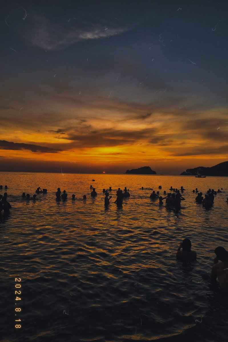 Agradecido con la vida y con papá Dios por permitirme volver a ver el atardecer en la playa. ❤️‍🩹