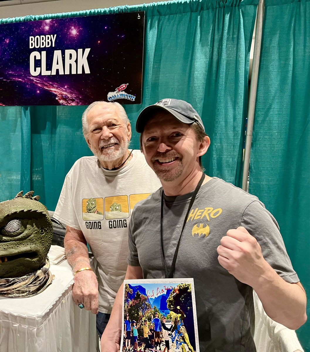 jonnati77's tweet photo. LIVE with William Shatner discussing STAR TREK V : The Final Frontier @GalaxyConOnline … @StarTrek @WilliamShatner #CaptainKirk #StarTrekV #BobbyClark #TheGorn #LOOPING #1989 Thanks to William Shatner, Bobby Clark, and the GalaxyCon Team!!! An Amazing FanExpo!!! 🚀 https://t.co/K5rV4rO5rm