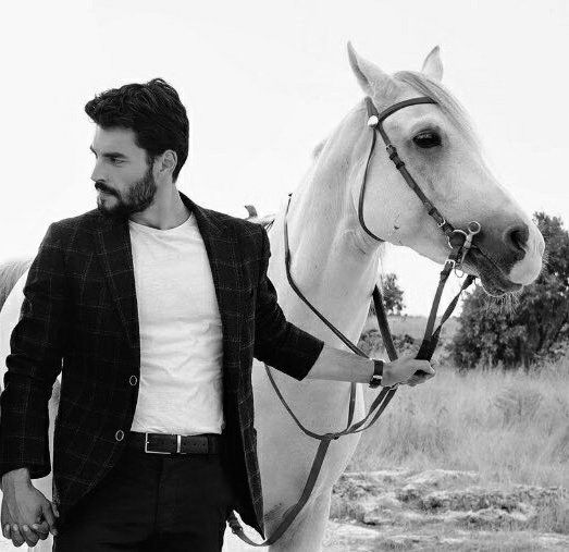 ⠀
⠀
⠀⠀⠀         𝐀𝐍𝐀𝐓𝐎𝐋𝐈𝐘.
━━━━━━☔︎━━━━━━