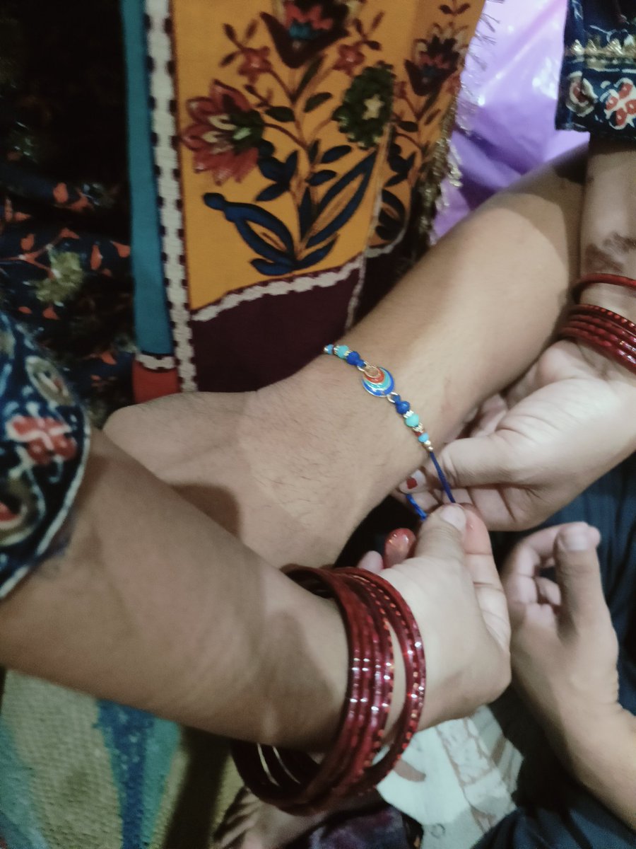 Kataksh__'s tweet photo. -🔆-Happy Raksha Bandhan -🔆-

भाई बहन के प्रेम के प्रतीक त्यौहार #रक्षाबंधन की सभी भाई बहनों को हार्दिक बधाई।
#HappyRakshaBandhan #HappyrakshaBandhan2024 https://t.co/DldxvQ84SA