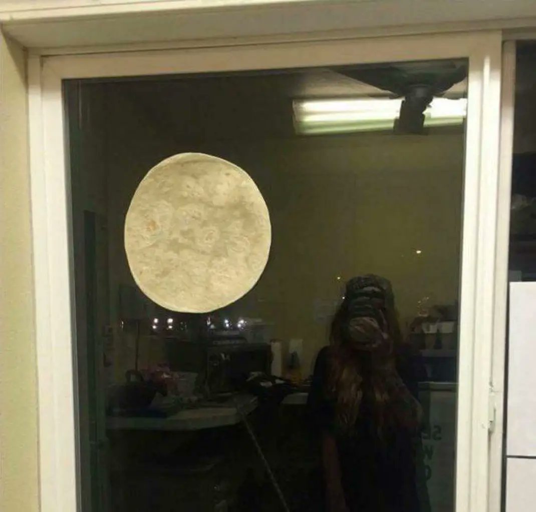 Lavaşa odaklan dileğini 3 kere içinden geçir bir de 777 dedin mi tamamdır. 
#kovadolunayı