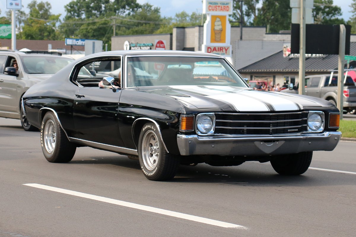 thegreatzo's tweet photo. The 2024 Woodward Dream Cruise on Saturday, August 17. Part 1: the classics... https://t.co/pnwQZ2ygND