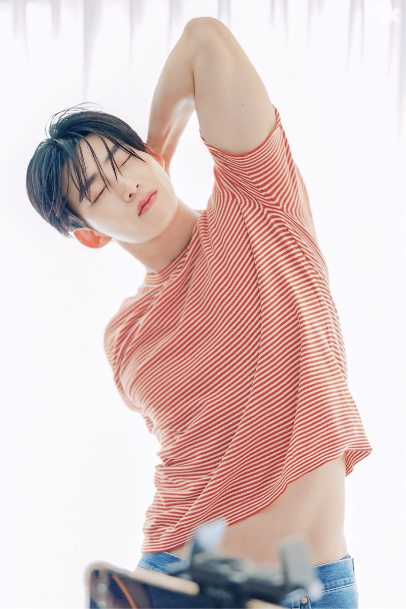 da_best28's tweet photo. 🩵 #옥택연 https://t.co/GyYaeX8XI1
