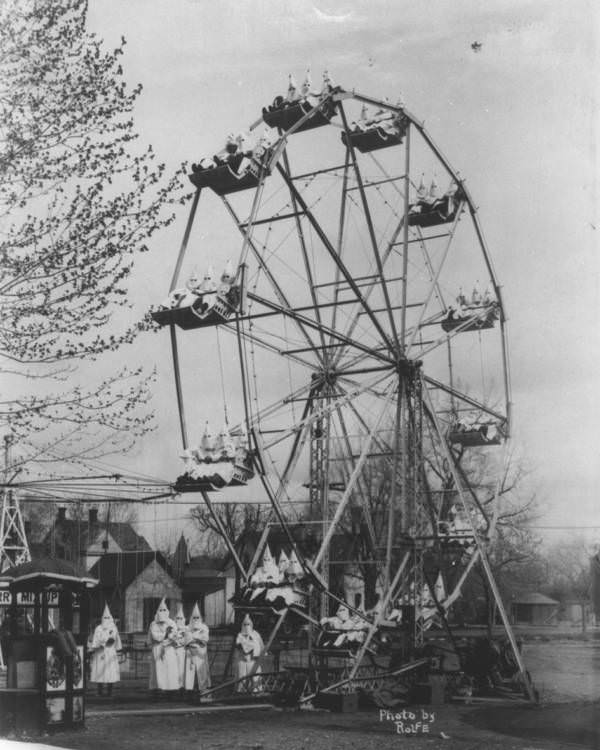 timecaptales's tweet photo. 11. Ku Klux Klan members in Cañon City, Colorado on a traveling carnival’s Ferris wheel, 1926. https://t.co/KX7P4Bdy1V