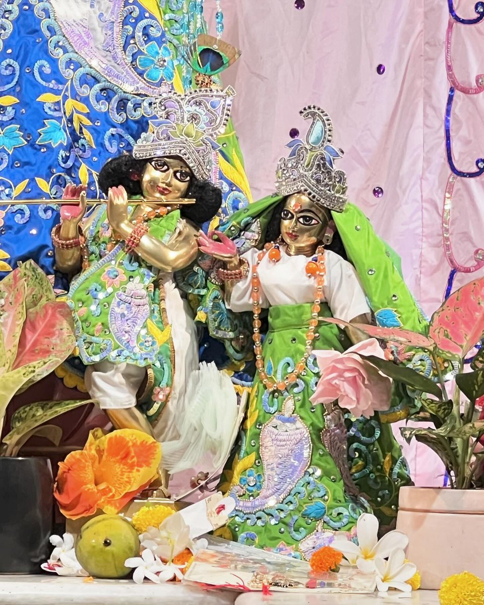 iskconchd's tweet photo. 19th Aug 2024- श्री श्री राधा माधव मंगल आरती दर्शन🥰
Today is Sri Balarama Purnima Maha Mahotsava🥰
✨
🙌
हरे कृष्ण हरे कृष्ण कृष्ण कृष्ण हरे हरे।
हरे राम हरे राम राम राम हरे हरे।। 📿✨
#krishna #iskcon #motivation #success #love #innovation #education #future #india #creativit https://t.co/vzHnVA6HdP