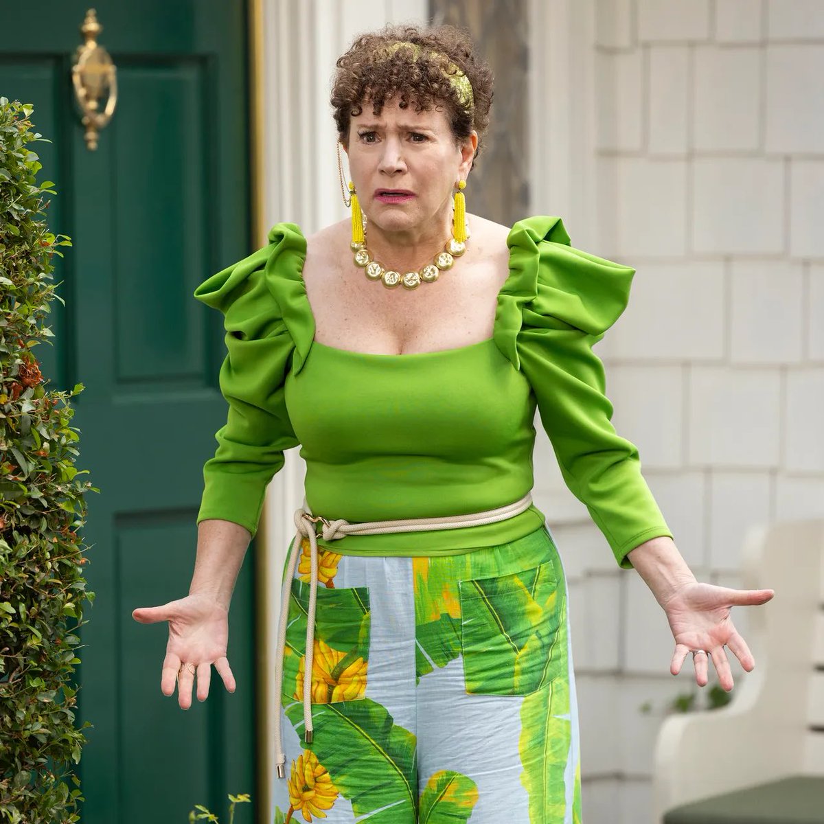 telling my kids this was Blake Lively